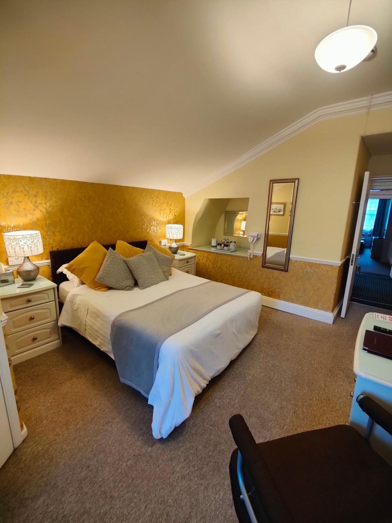 The Pack O' Cards Hotel Combe Martin Luaran gambar